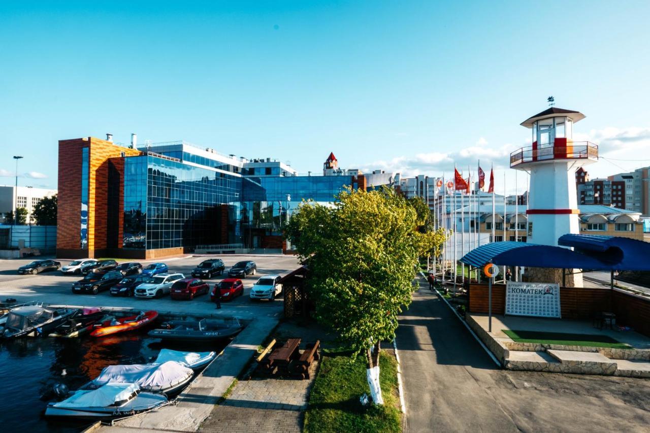 Komatek Hotel Ekaterinburg Dış mekan fotoğraf